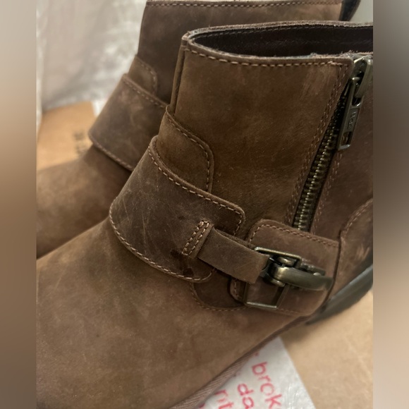 UGG Cheyne Coconut Shell Boots - Women's - Picture 6 of 7